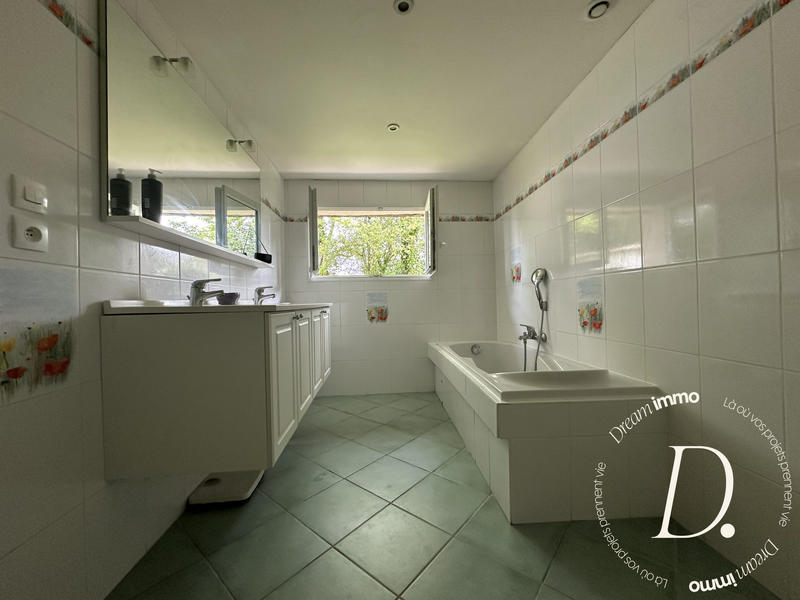 Maison - 143 m² - 5 pièces