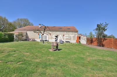 Maison - 392 m² - 14 pièces