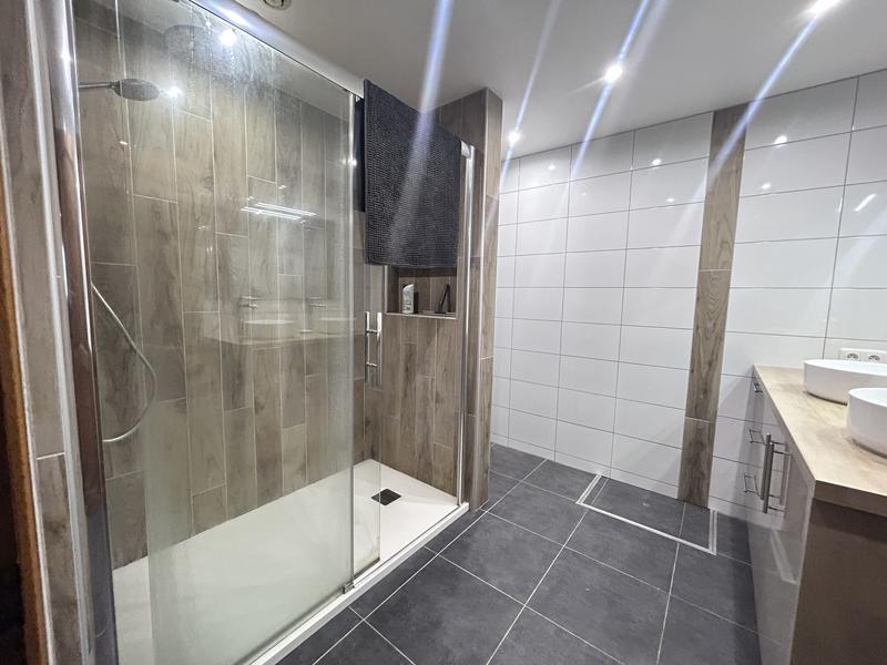 Maison - 111 m² - 8 pièces