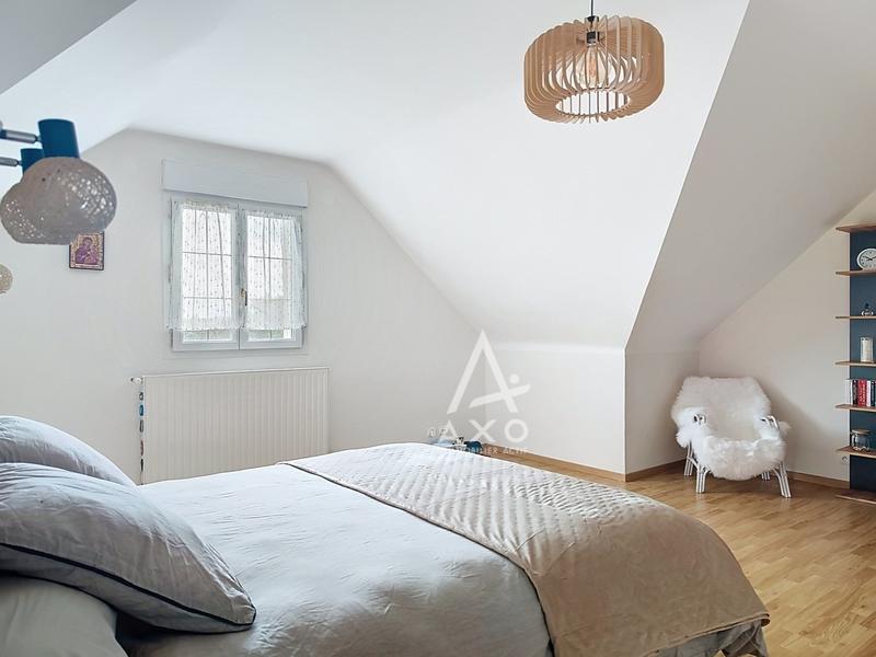 Maison - 285 m² - 10 pièces