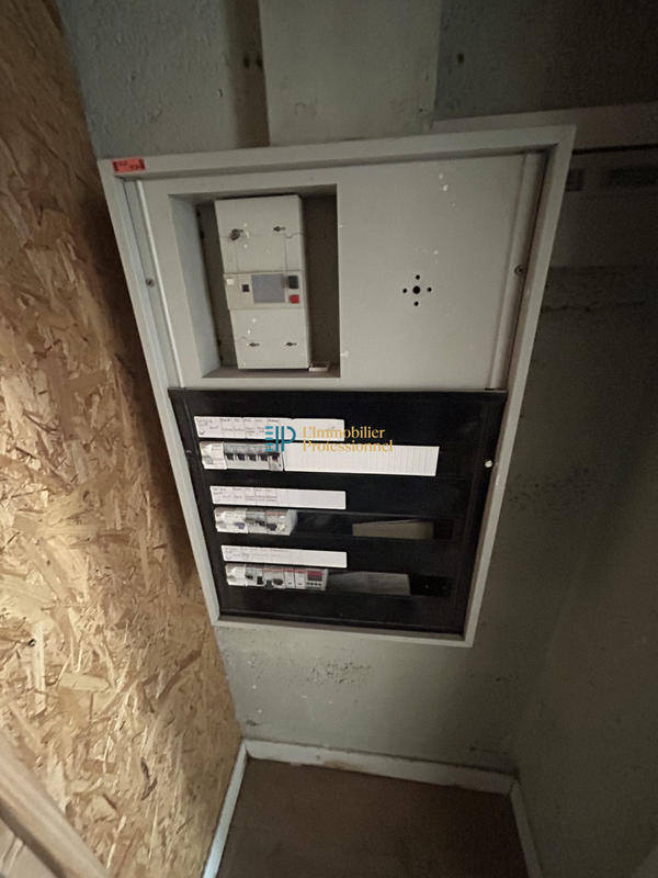 Local commercial - 90 m² - 2 pièces