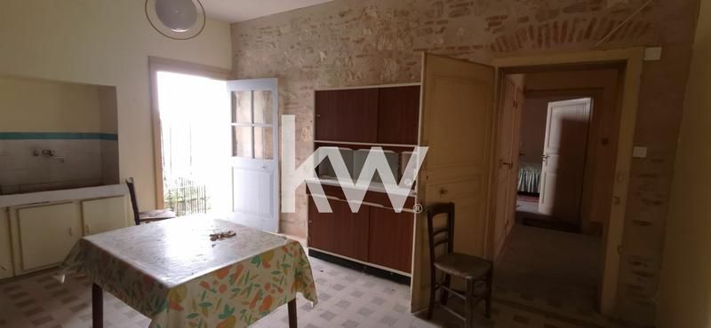 Maison - 216 m² - 8 pièces