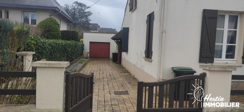 Maison - 99 m² - 6 pièces