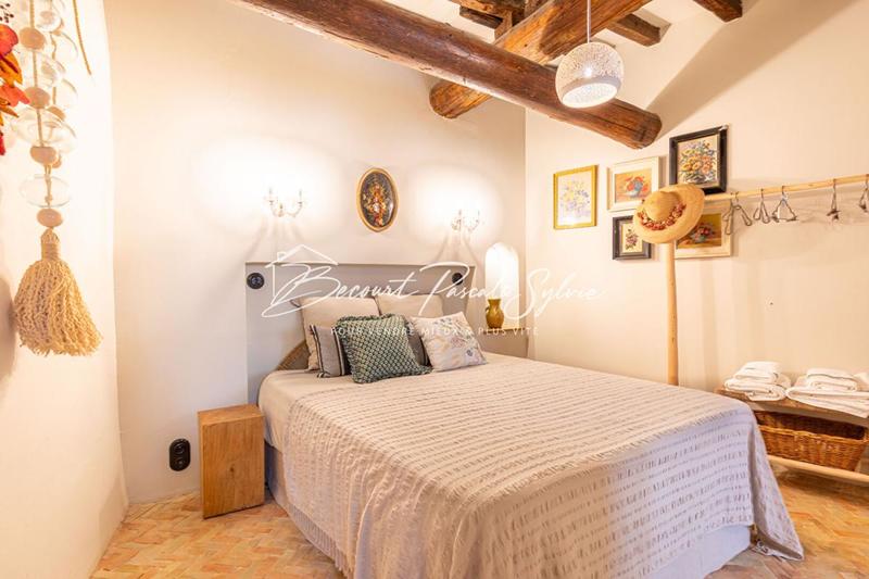 Demeure - 203 m² - 5 pièces