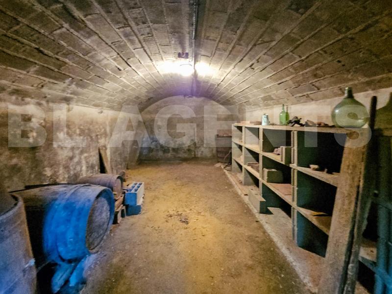 Maison traditionnelle - 250 m² - 8 pièces