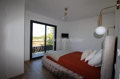 Maison - 243 m² - 7 pièces