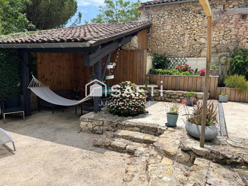 Maison - 331 m² - 8 pièces