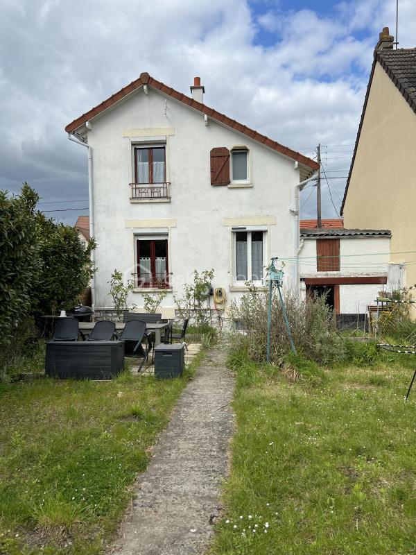 Maison traditionnelle - 73 m² - 4 pièces