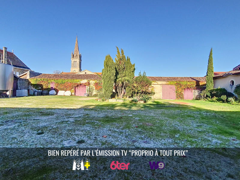 Château - 2 216 m² - 4 pièces