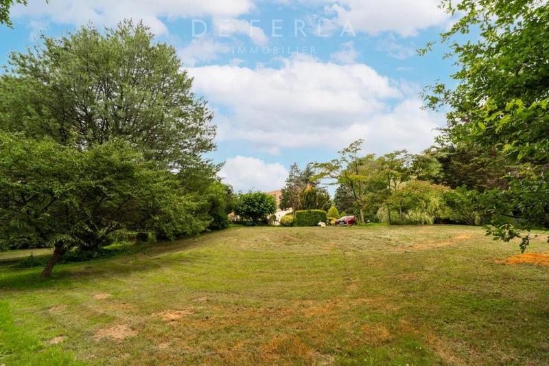 Demeure - 250 m² - 10 pièces