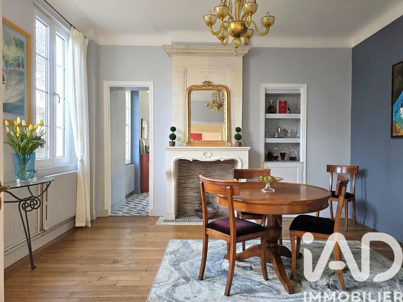 Maison - 250 m² - 10 pièces