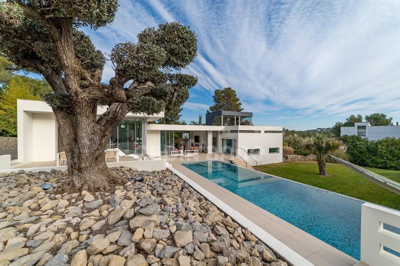 Maison - 400 m² - 11 pièces