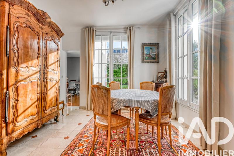 Maison - 186 m² - 8 pièces