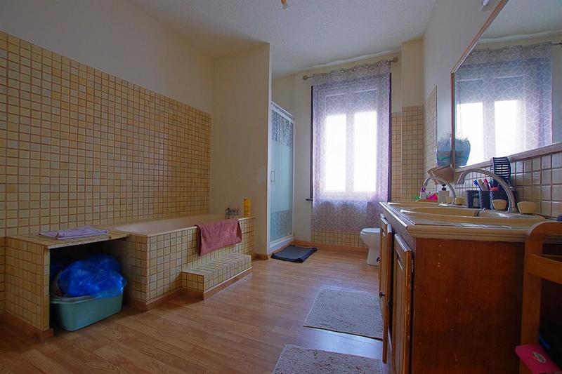 Maison - 194 m² - 6 pièces