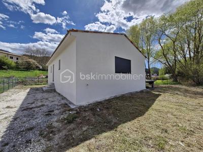 Maison traditionnelle - 102 m² - 4 pièces