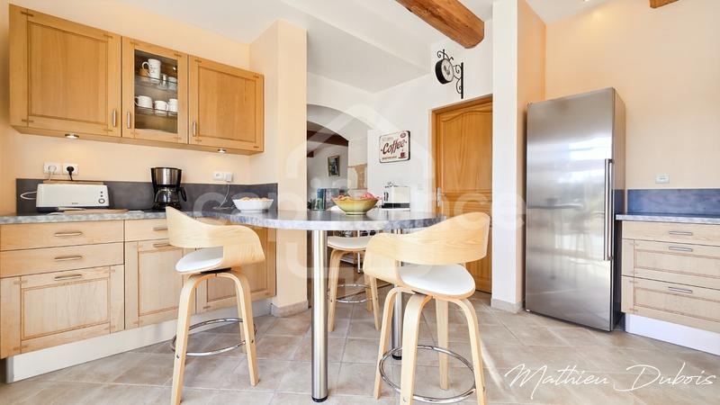 Propriété - 380 m² - 12 pièces