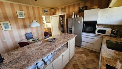Maison - 255 m² - 8 pièces