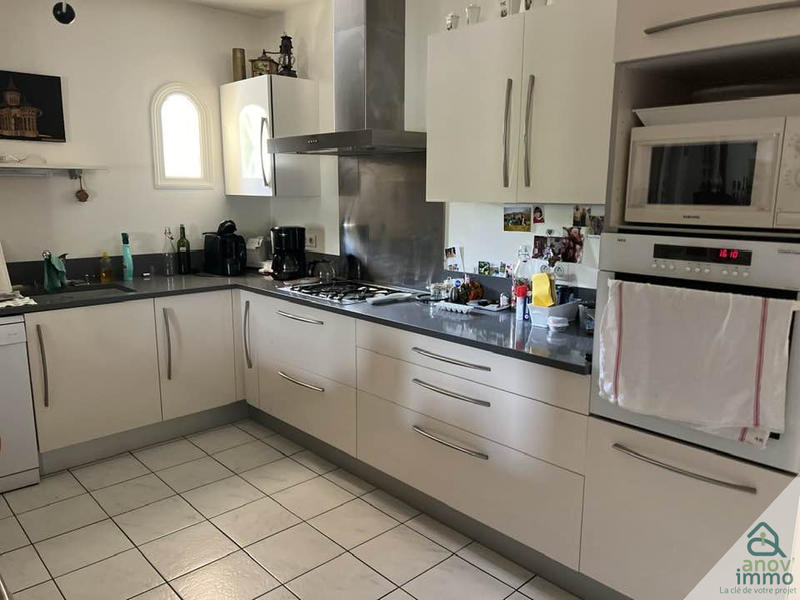 Maison - 270 m² - 8 pièces