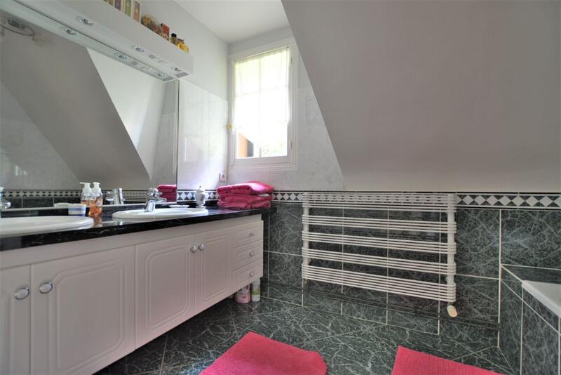 Demeure - 387 m² - 7 pièces