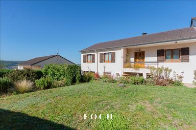 Maison traditionnelle - 103 m² - 6 pièces