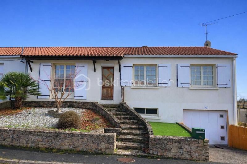 Maison traditionnelle - 90 m² - 4 pièces