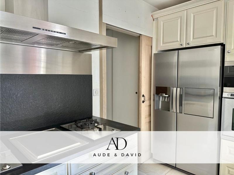 Maison - 220 m² - 8 pièces