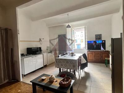 Immeuble - 225 m² - 9 pièces