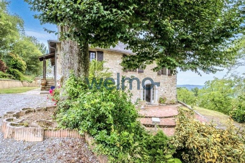 Maison en pierre - 350 m² - 10 pièces