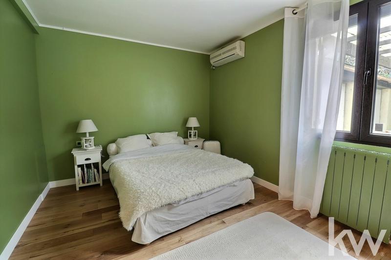 Maison - 288 m² - 12 pièces