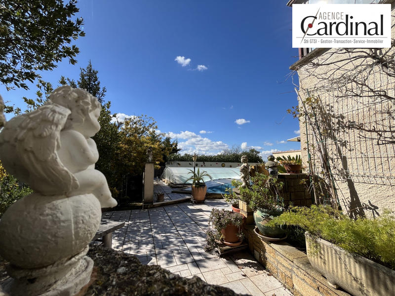 Viager - Maison traditionnelle - 242 m² - 7 pièces