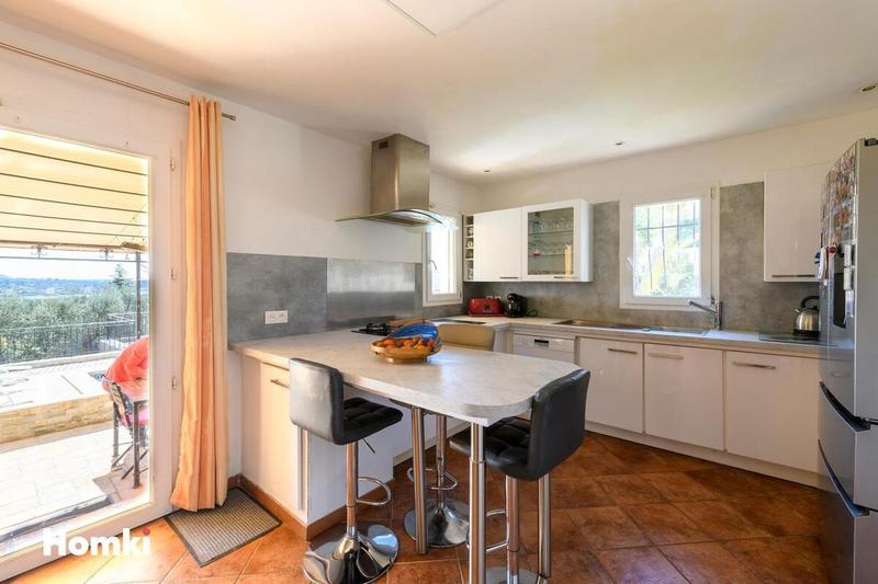 Maison - 180 m² - 6 pièces