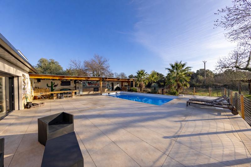 Maison - 177 m² - 5 pièces