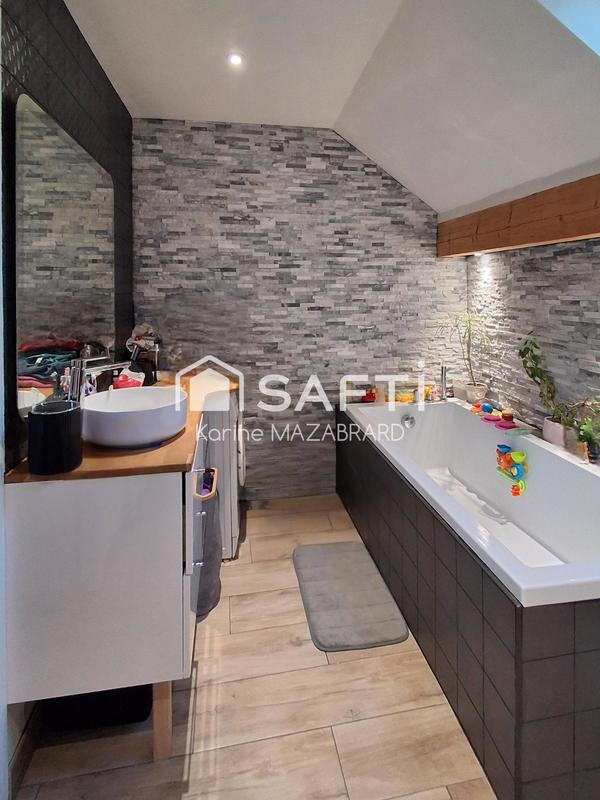 Maison - 105 m² - 5 pièces