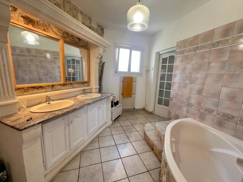 Maison - 150 m² - 4 pièces