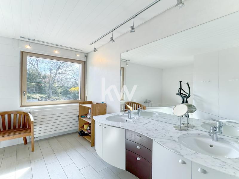 Maison - 321 m² - 11 pièces