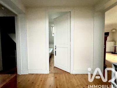 Maison - 241 m² - 14 pièces