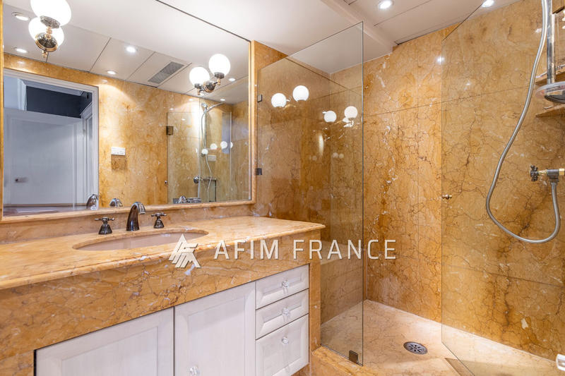 Appartement - 100 m² - 4 pièces