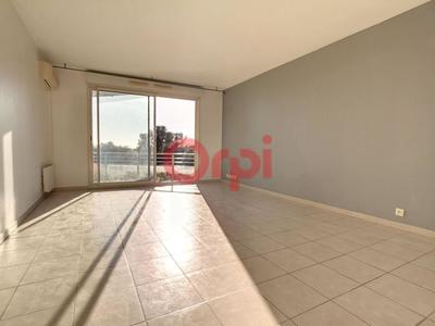 Studio - 40 m² - 1 pièce