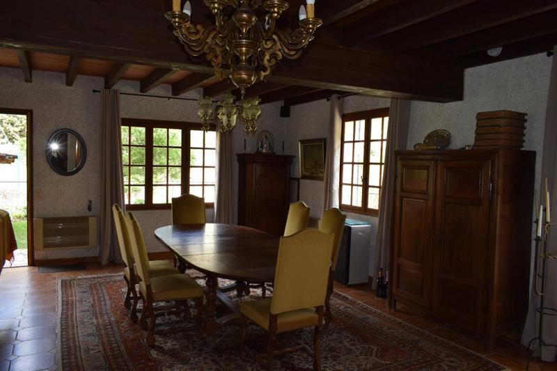 Maison - 230 m² - 8 pièces