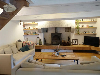 Maison - 239 m² - 16 pièces