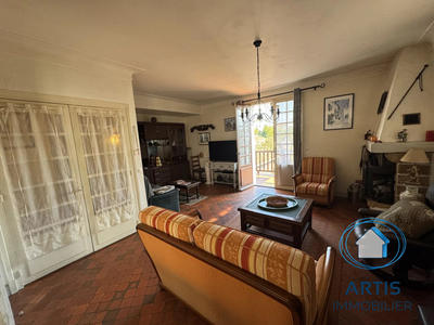 Maison - 210 m² - 8 pièces