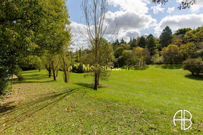 Maison - 288 m² - 13 pièces