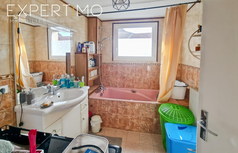 Maison - 111 m² - 7 pièces