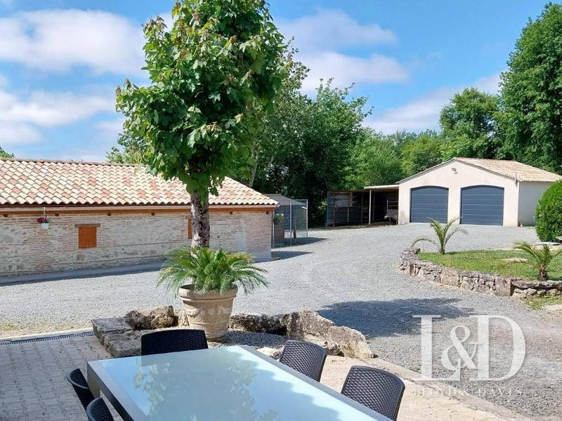 Maison - 206 m² - 6 pièces