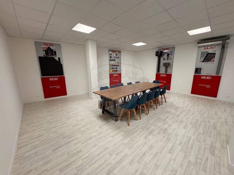 Local commercial - 396 m² - 3 pièces