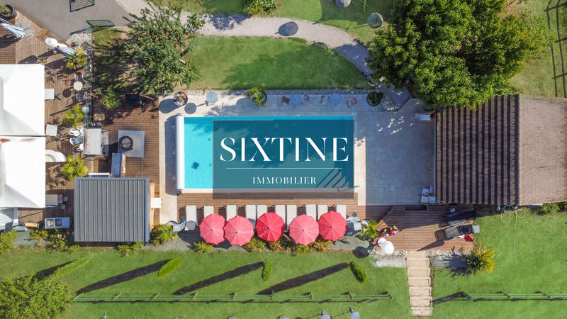 Maison - 3 008 m² - 45 pièces