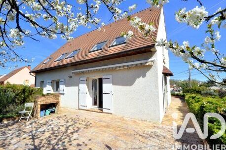 Maison - 180 m² - 7 pièces