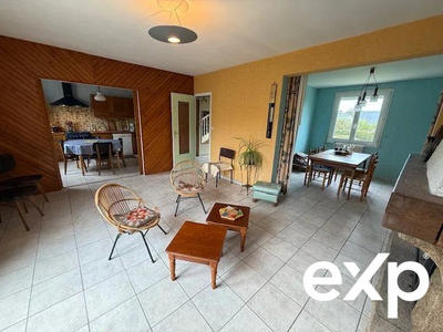 Maison - 93 m² - 4 pièces