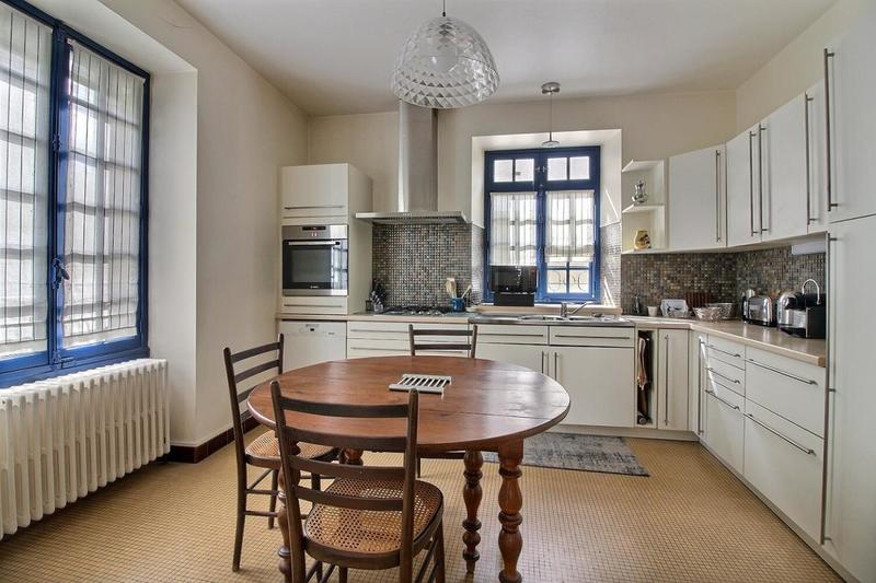 Maison - 230 m² - 7 pièces