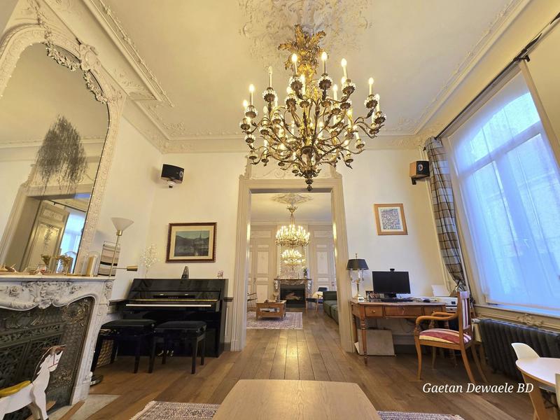 Maison de maîtres - 360 m² - 9 pièces